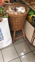 Корзина плетеная багетница на подставке для магазинов, супермаркетов