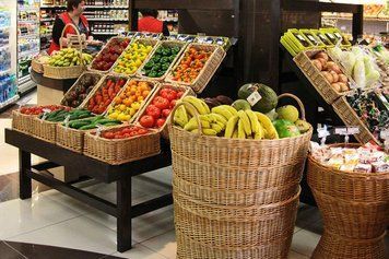 Плетене торгове обладнання для магазину (кошика для викладки продукції)