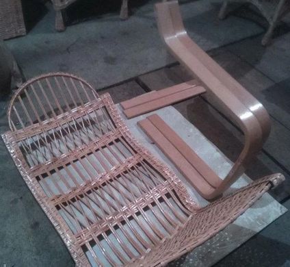 Кресло качалка плетеное пружинное из лозы и бука